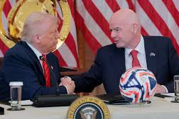 FİFA yeni təsis etdiyi mükafatı ABŞ prezidentinə verəcək