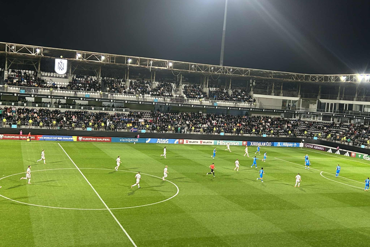 İslandiya fərqi artırır