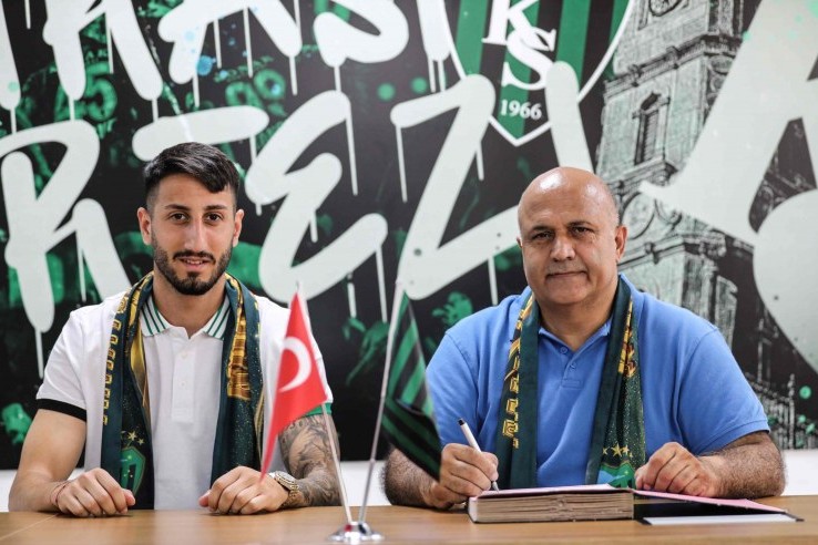 "Beşiktaş" futbolçusunu icarəyə verdi