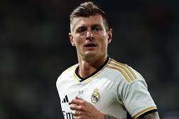 Toni Kroos: "Sorğular göstərir ki, o, Almaniyada ən populyar məşqçidir"