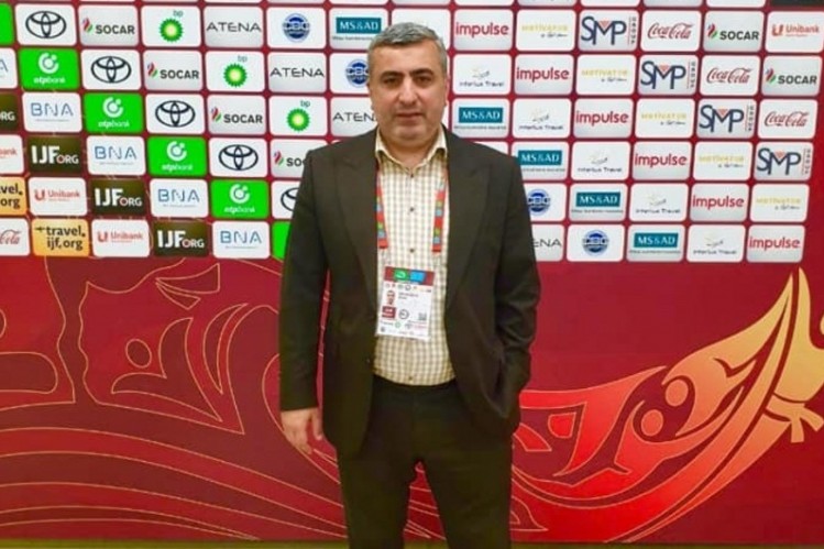Tanınmış jurnalist koronavirusa yoluxub, süni tənəffüs aparatına qoşulub: "Ağciyərlərində 85 faiz buzlu şüşə aşkarlanıb"