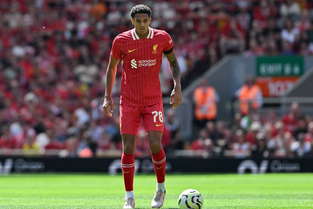 “Bayer” “Liverpul”un müdafiəçisini transfer etdi