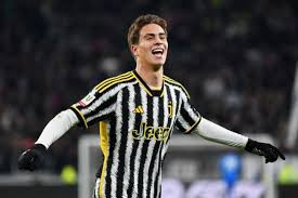 "Arsenal"ın nümayəndələri türk futbolçunun transferi ilə bağlı agenti ilə görüşüb