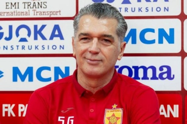 Azərbaycanlı futbolçunun komandası baş məşqçisiz qaldı
