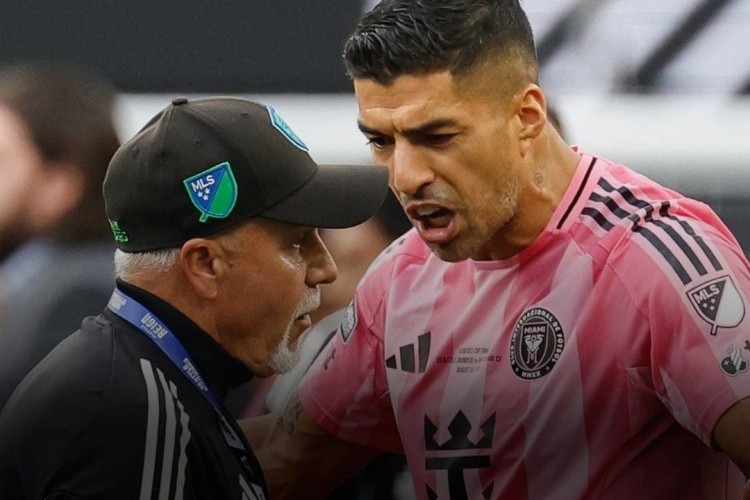 Luis Suaresə 6 oyunluq cəza verildi