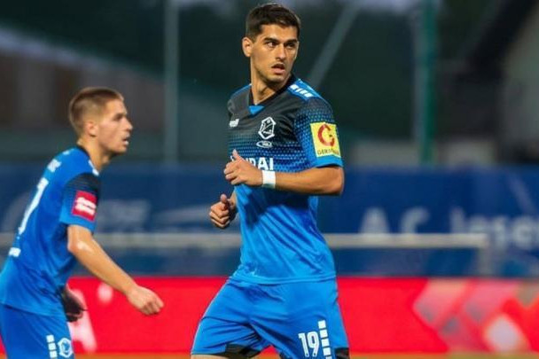 Rüfət Abdullazadə ehtiyatda qaldı, komandası məğlub oldu