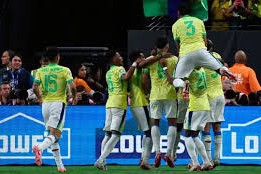 Kolumbiya və Braziliya 1/4 finala yüksəldi