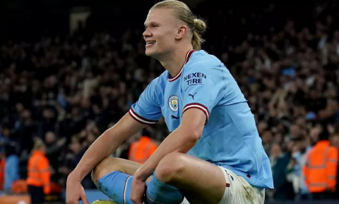 Holand Premyer Liqada tarixi rekorda yaxınlaşır