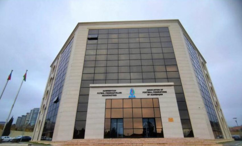 Hakimləri təhqir etdi, 4 oyunluq cəzalandı