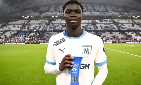 “Çelsi” və “Arsenal” gənc hücumçu Robinyo Vazu izləyir