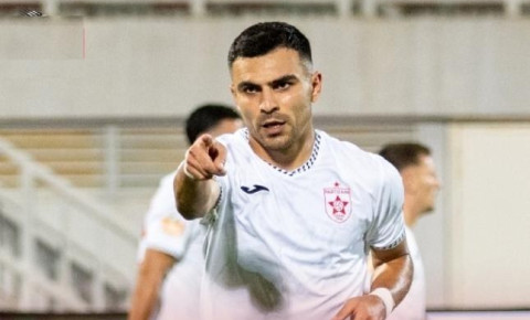 Vüsal ehtiyatda qaldı, komandası evdə uduzdu