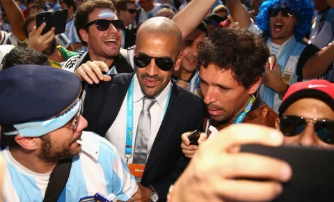 Sebastian Veronu futboldan uzaqlaşdırdılar