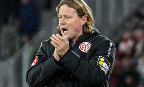 Sonuncu yerdə gedən klub baş məşqçini qovdu