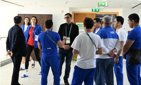 Fərid Qayıbov Ər-Riyadda Azərbaycan idmançıları ilə görüşüb