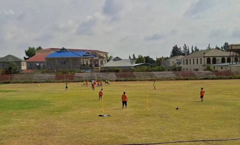 Biləsuvar şəhər stadionu yararsız vəziyyətə düşüb