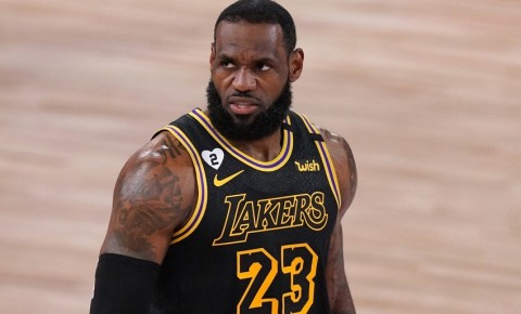 Lebron 1 dəqiqə ilə tarixə düşdü