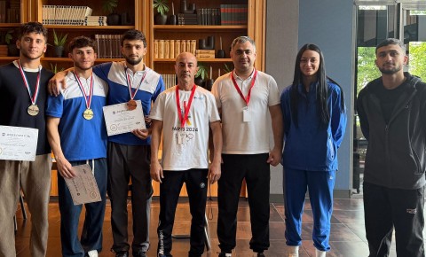 Boksçularımızdan Eyndhoven kubokunda 3 medal