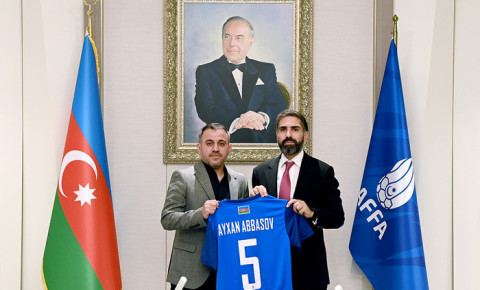 Son dəqiqə: Ayxan Abbasov millinin baş məşqçisi təyin olundu