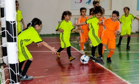 AFFA-nın təşkil etdiyi "Məktəbli Qızlar" turnirində növbəti qrup oyunlarına start verilib