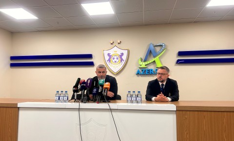 "Bəzən fikirləşirəm ki, hər şeyi kənara qoyub gənclərlə çalışasan"