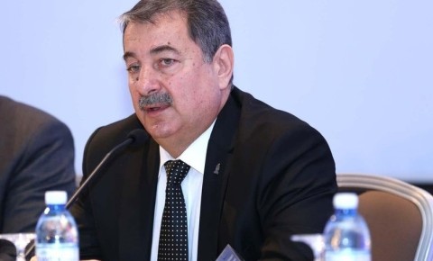 Vaqif Sadıqov: "İlk oyunda uğurlu nəticə qazanmaq psixoloji cəhətdən vacib amildir"