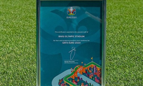 UEFA Bakı Olimpiya Stadionunu təltif etdi