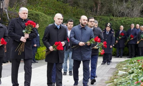 AFFA rəhbərliyi Fəxri Xiyabanı ziyarət edib