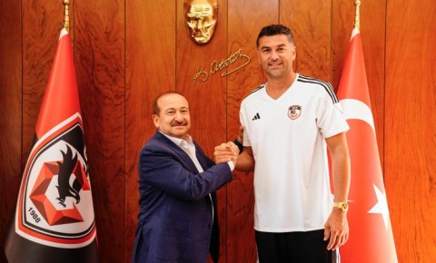 Burak Yılmaz Super Liqaya qayıtdı - RƏSMİ
