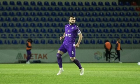 Premyer Liqa klubunun futbolçusu karyerasını başa vurur