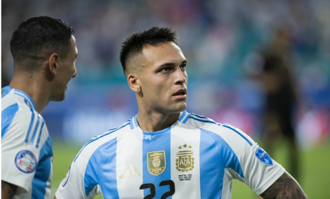 Lautaro Martines Maradonanı keçdi