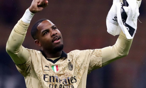 "Milan" baş məşqçisindən qapıçı ilə bağlı açıqlama: "Klub bunun üzərində işləyir"