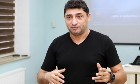 Aslan Kərimov: "Yaxşı əks hücumlar qura bilir, amma müdafiədə çatışmazlıqlar çoxdur"