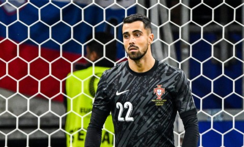 İngiltərə nəhəngi “Porto”nun qolkiperini “rənglərinə bağlayacaq”