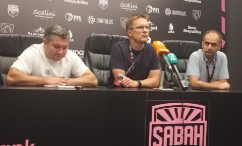 Valdas Dambrauskas: "Qapı önündə kəskinlik çatışmırdı"