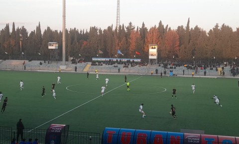 "Boz qurdlar" "bayquşlar"a qarşı - oyun başladı