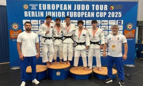 Gənclər arasında Avropa Kubokunda ilk gündə 5 medal
