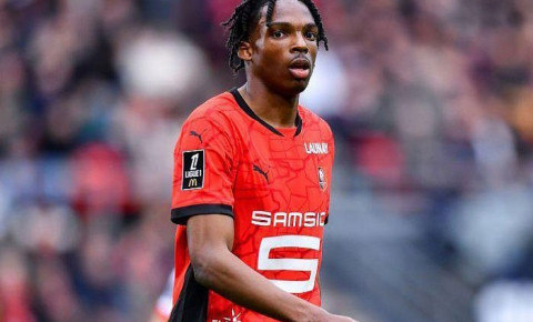 Fransa millisinin müdafiəçisi "Liverpul"un hədəfində