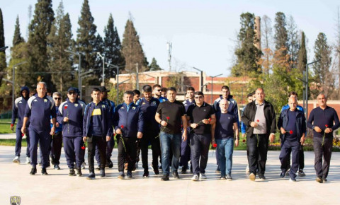 “Kəpəz”in üzvləri Gəncə Memorial Kompleksini ziyarət ediblər