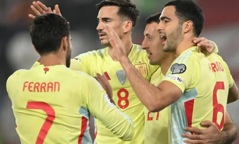 DÇ-2026: İspaniya və İsveçrədən darmadağın