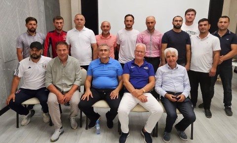 Məşhur almaniyalı mütəxəssis Şamaxıda məşqçilərlə görüşdü