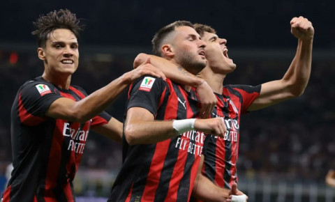 "Milan"ın hücumçusu üçün 30 milyon avroluq təklif