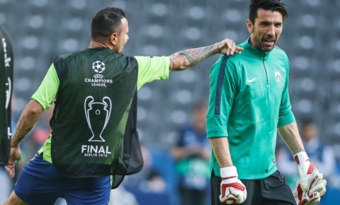 Canluici Buffon PSJ-dən 250 min avro təzminat aldı