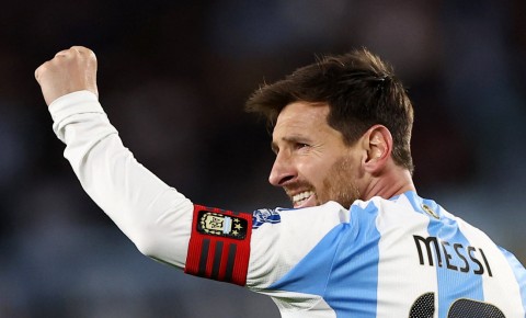 Messi gələcək karyerası barədə danışıb