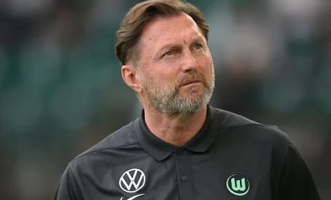 Bundesliqa klubu baş məşqçisini qovdu
