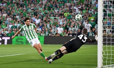 "Betis" evdə, "Çelsi" səfərdə sevindi