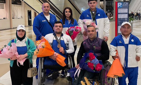 Dünya çempionatında medal qazanan paralimpiyaçılarımız Vətənə qayıdıblar