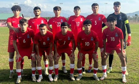 U-18 Qəbələyə toplaşır