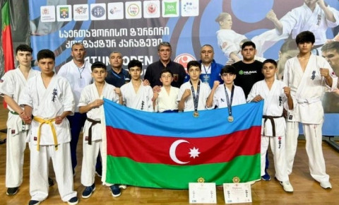 Karateçilərimız beynəlxalq turnirdə 2 medal qazanıblar
