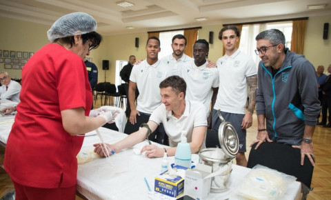 "Sumqayıt"ın məşqçi və futbolçuları qanvermə aksiyasında