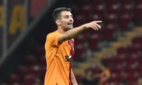 "Qalatasaray"da oynamış fransız Türkiyə klubunun transfer siyahısındadır
